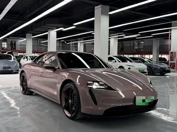 Porsche Taycan 2021