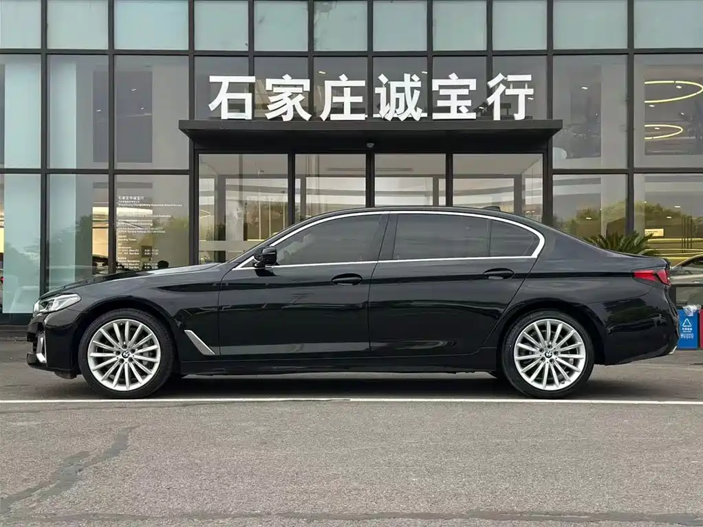 BMW 5 Series 2021