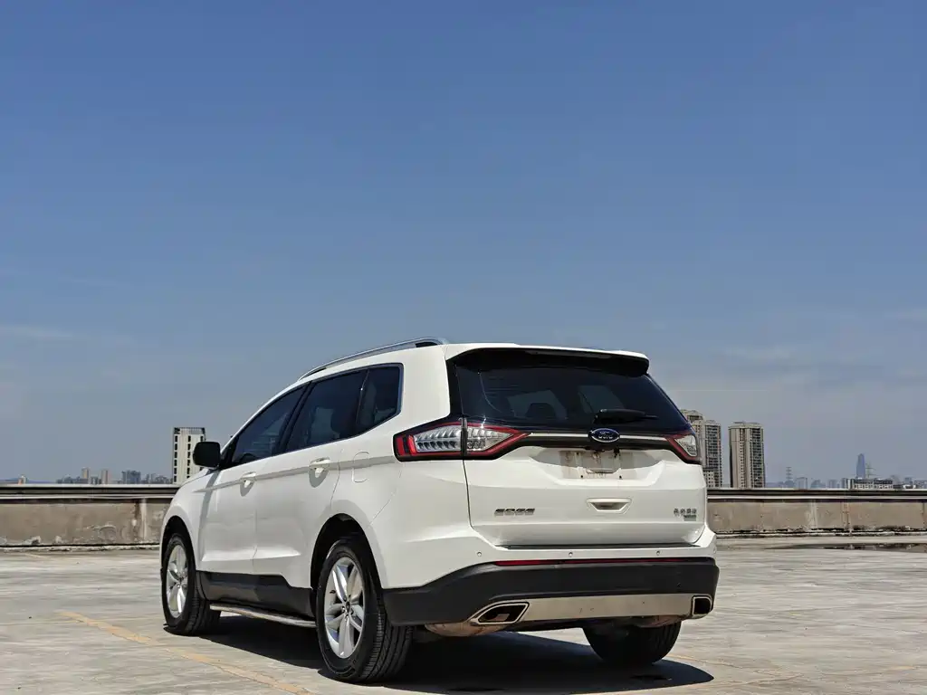 Ford Edge 2017 — фото 8