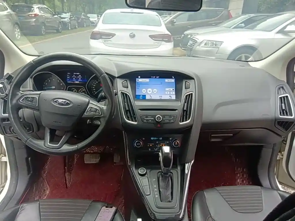 Ford Focus 2016 — фото 10