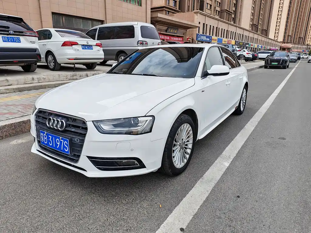 Audi A4L 2015 — фото 1