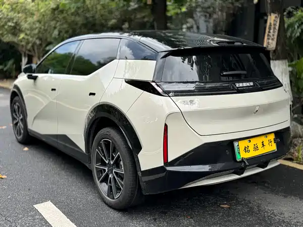Zeekr X 2023