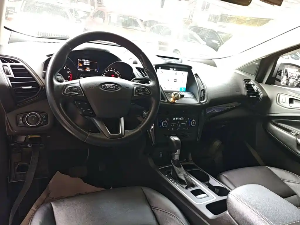 Ford Kuga 2016 — фото 10