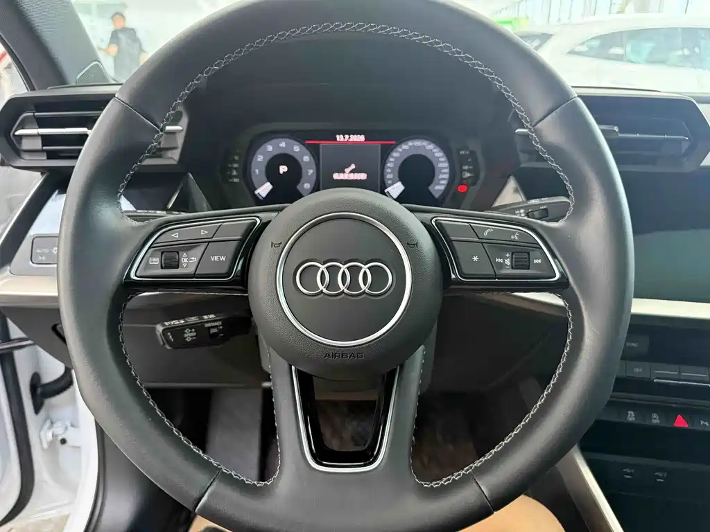 Audi A3 2023 — фото 14