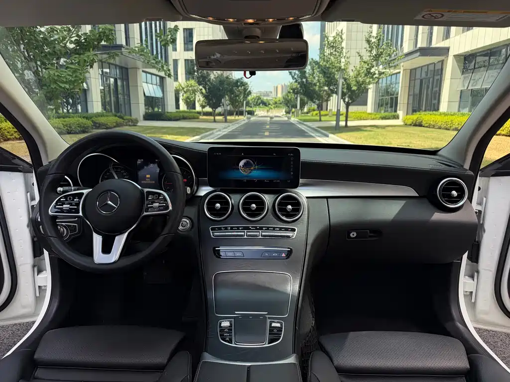 Mercedes-Benz C-Class 2019 — фото 13