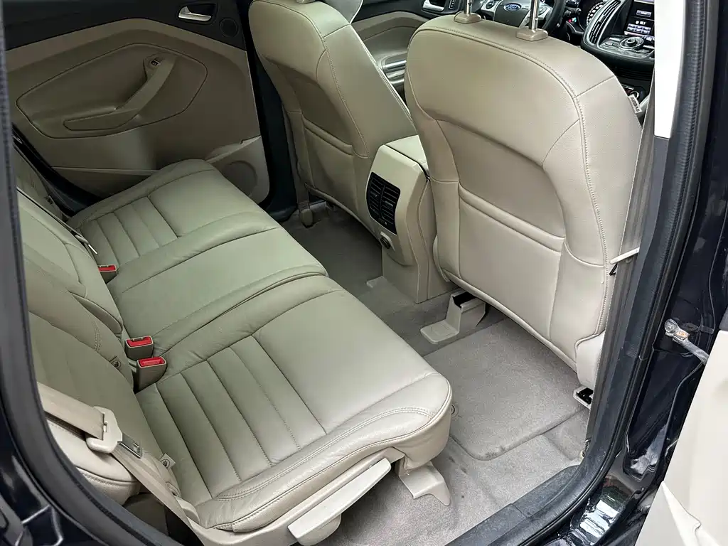 Ford Kuga 2014 — фото 13