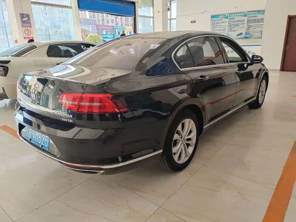Volkswagen Magotan 2016