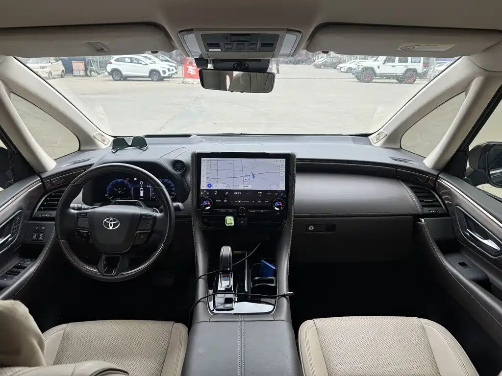 Toyota Alphard 2024 — фото 8