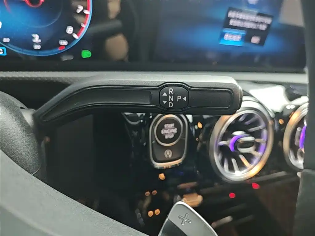 Mercedes-Benz A-Class 2022 — фото 14