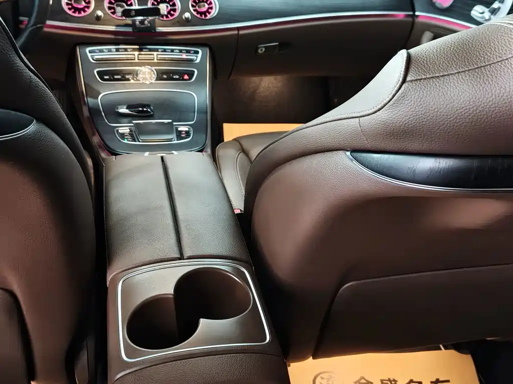 Mercedes-Benz E-Class 2019 — фото 15