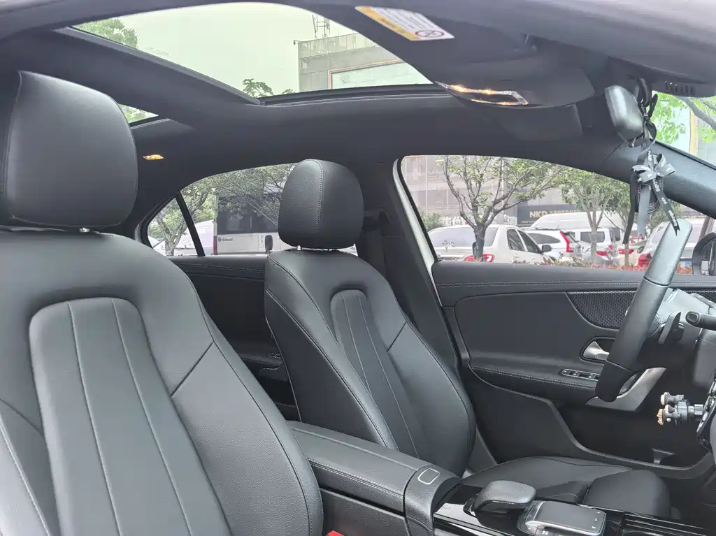 Mercedes-Benz A-Class 2023 — фото 13