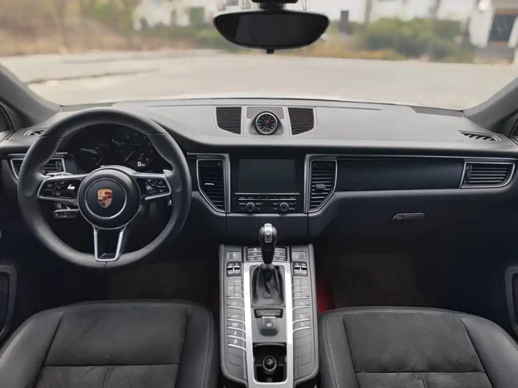 Porsche Macan 2015 — фото 14
