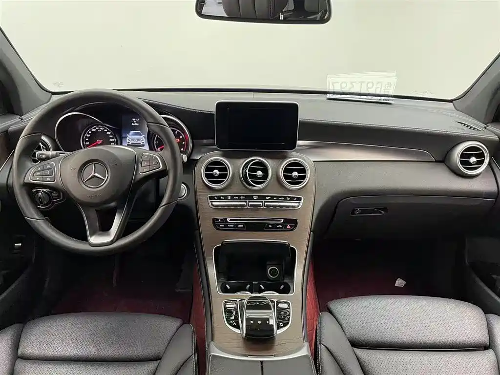 Mercedes-Benz GLC 2018 — фото 8