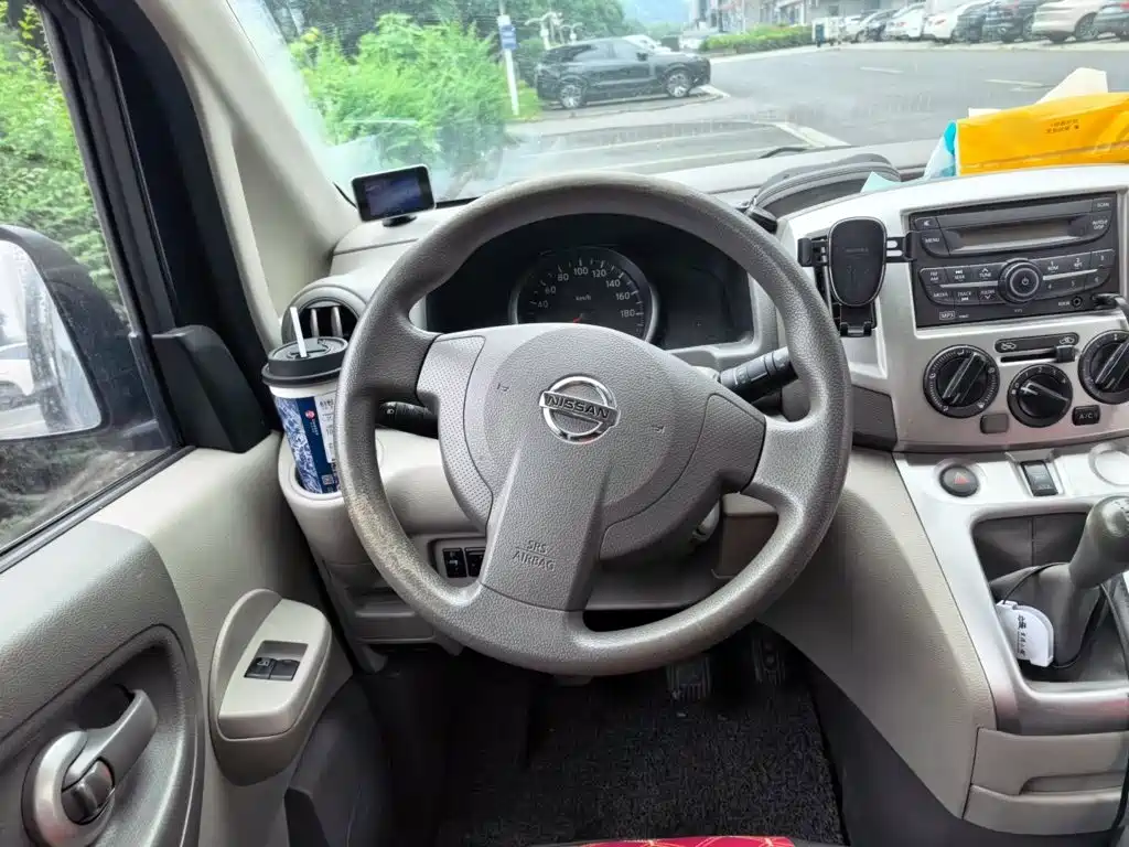 Nissan NV200 2017