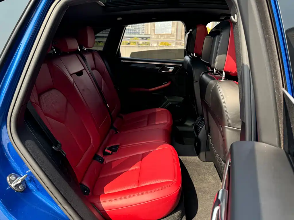 Porsche Macan 2018 — фото 10