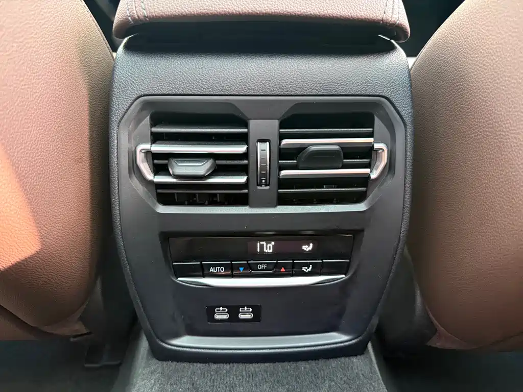 BMW i3 2023 — фото 18