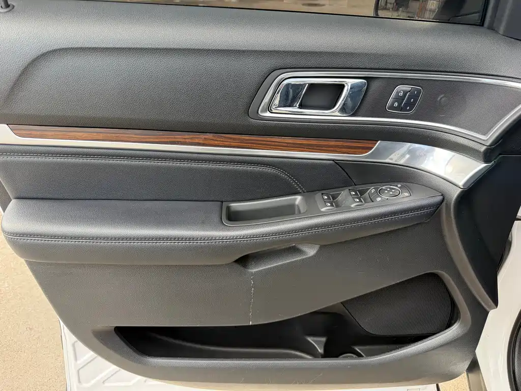 Ford Explorer 2018 — фото 9