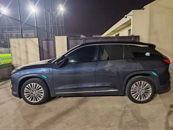 NIO ES6 2020