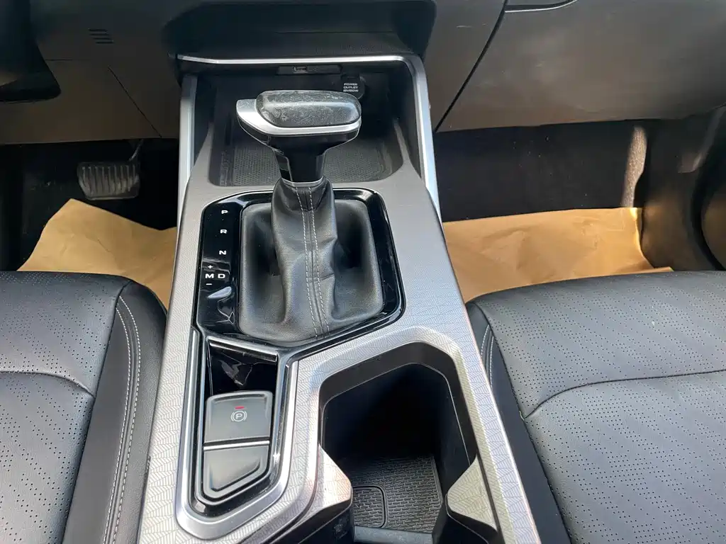 Geely Emgrand 2022 — фото 12