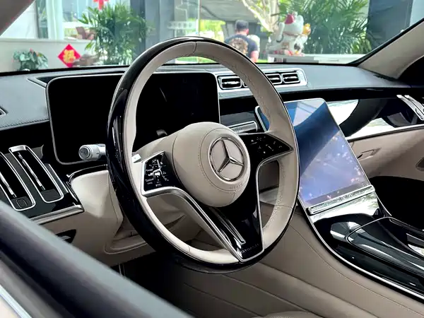 Mercedes-Benz Maybach S-Class 2025