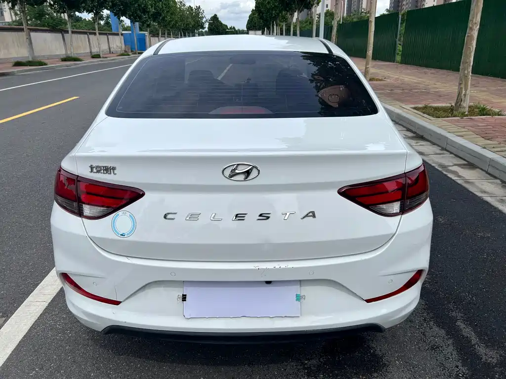 Hyundai Elantra 2018 — фото 13