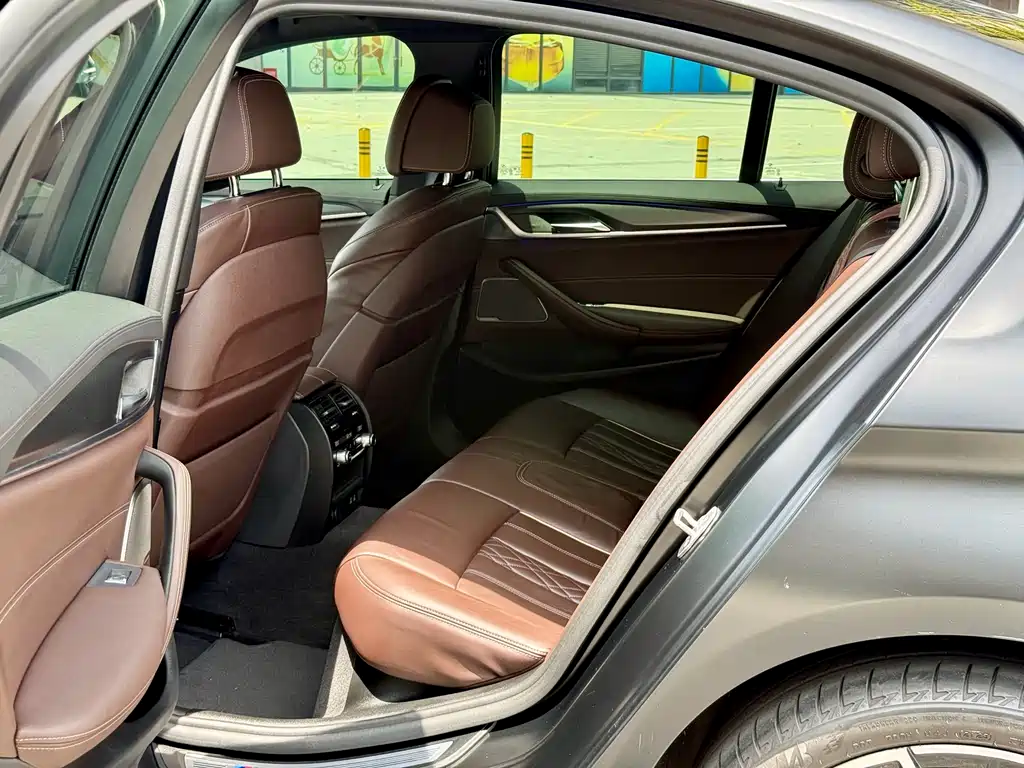BMW 5 Series 2022