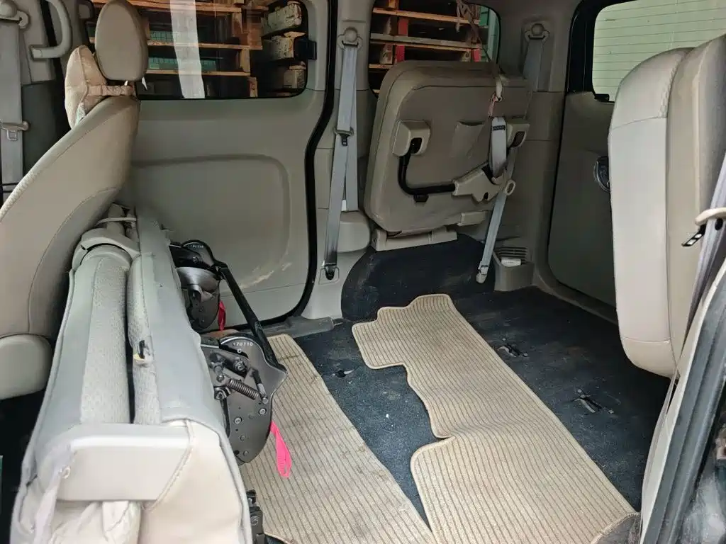 Nissan NV200 2017 — фото 15