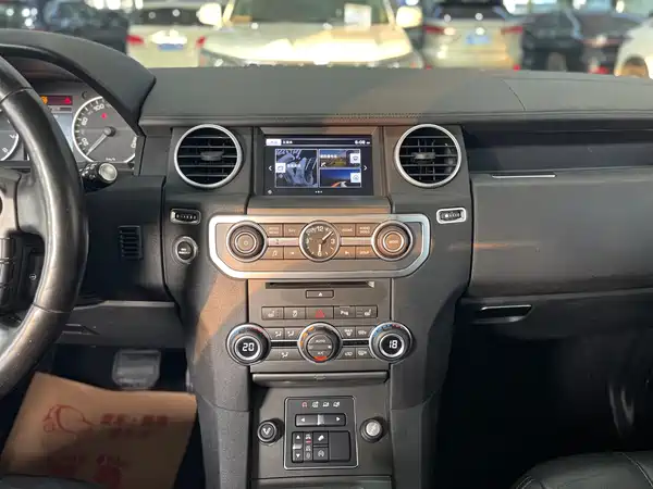 Land Rover Discovery 2016