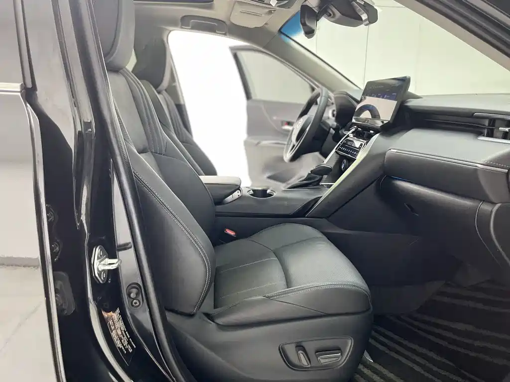 Toyota Harrier 2023 — фото 11