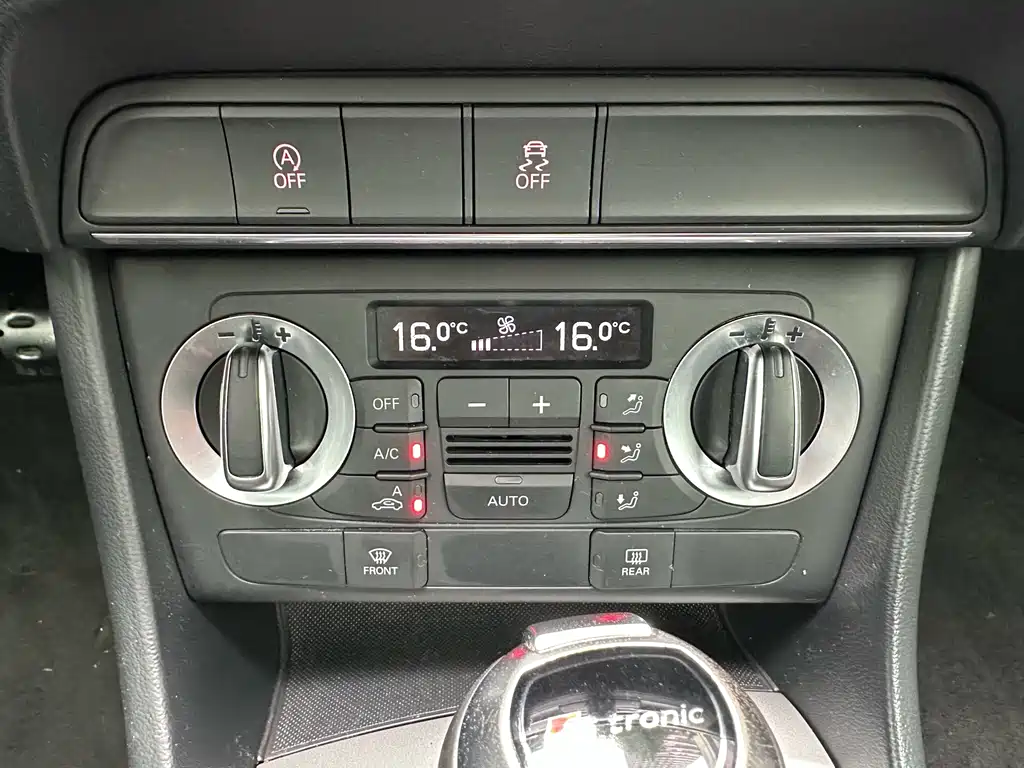 Audi Q3 2015 — фото 20