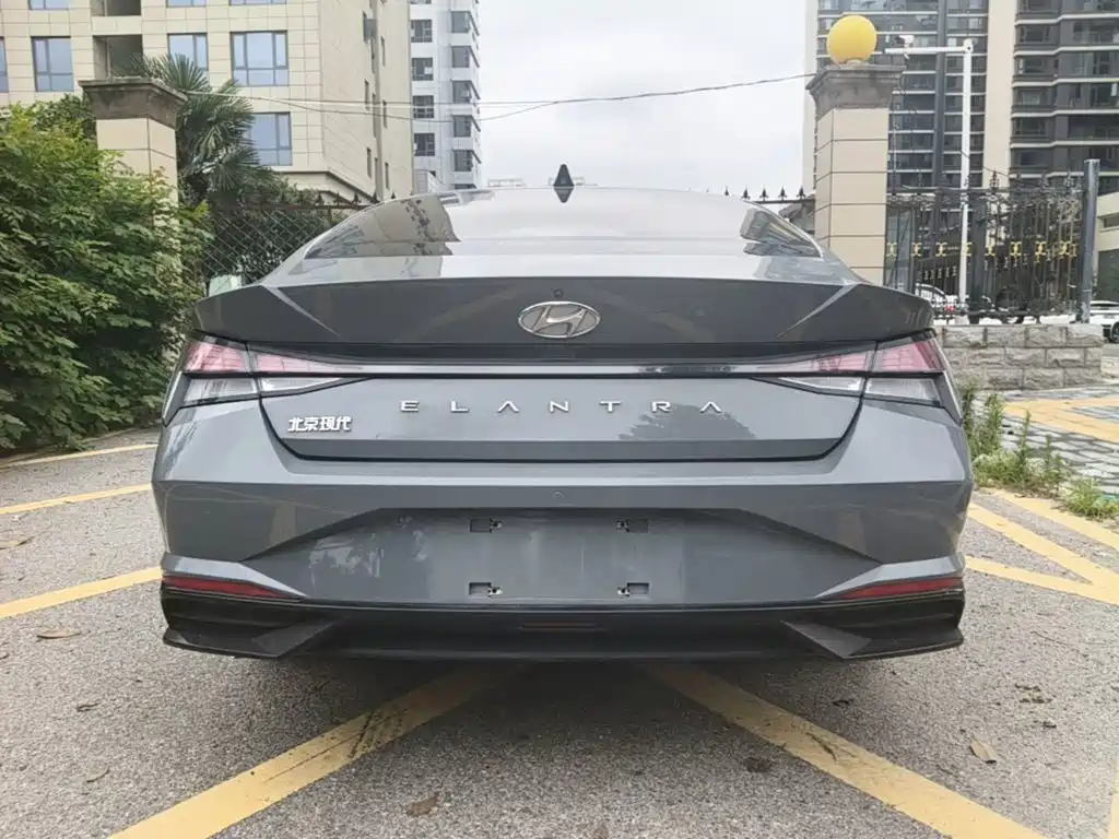 Hyundai Elantra 2021