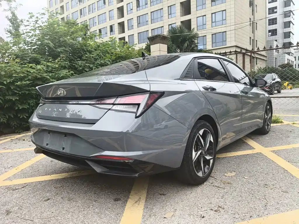 Hyundai Elantra 2021