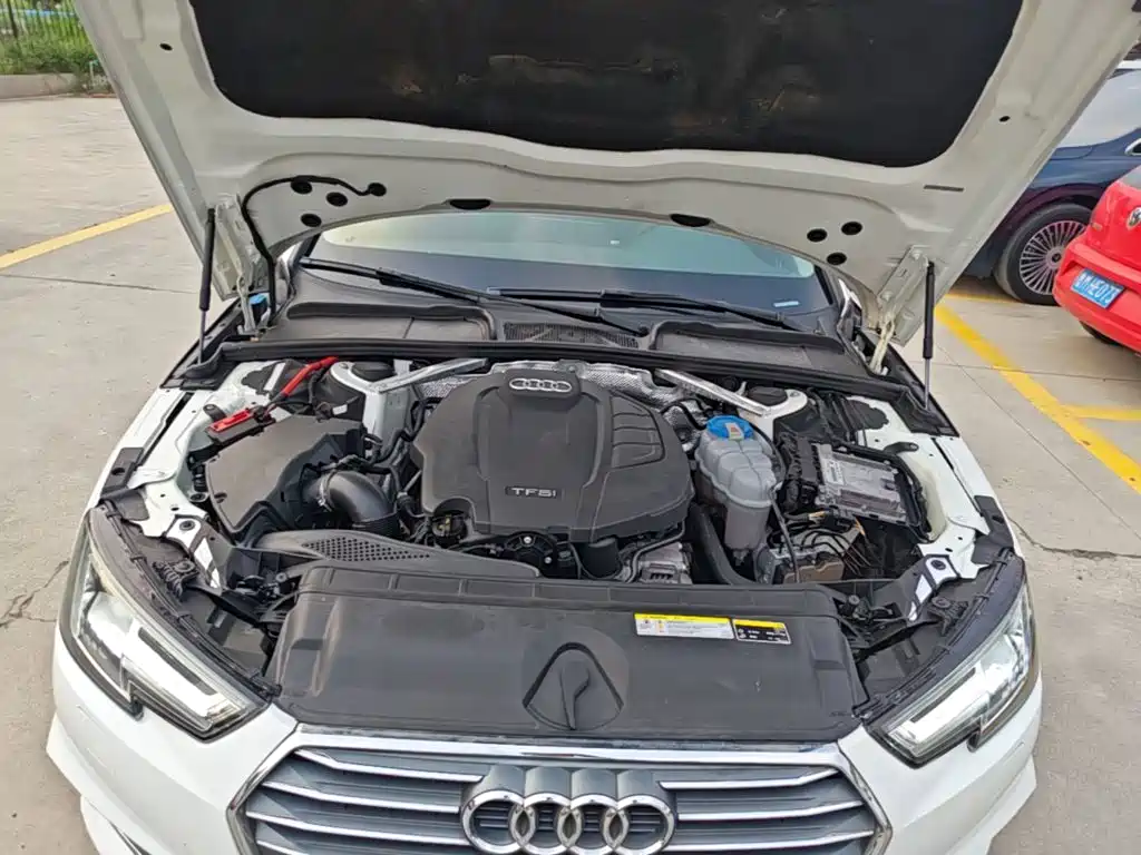 Audi A4L 2018 — фото 20