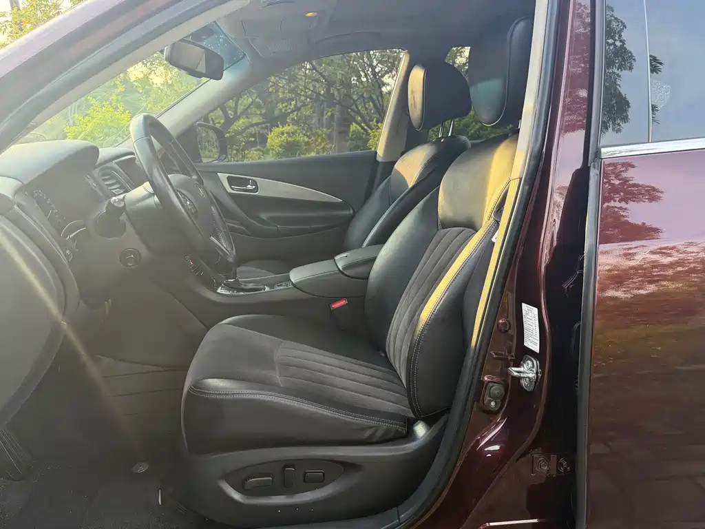 Infiniti QX50 2017 — фото 10