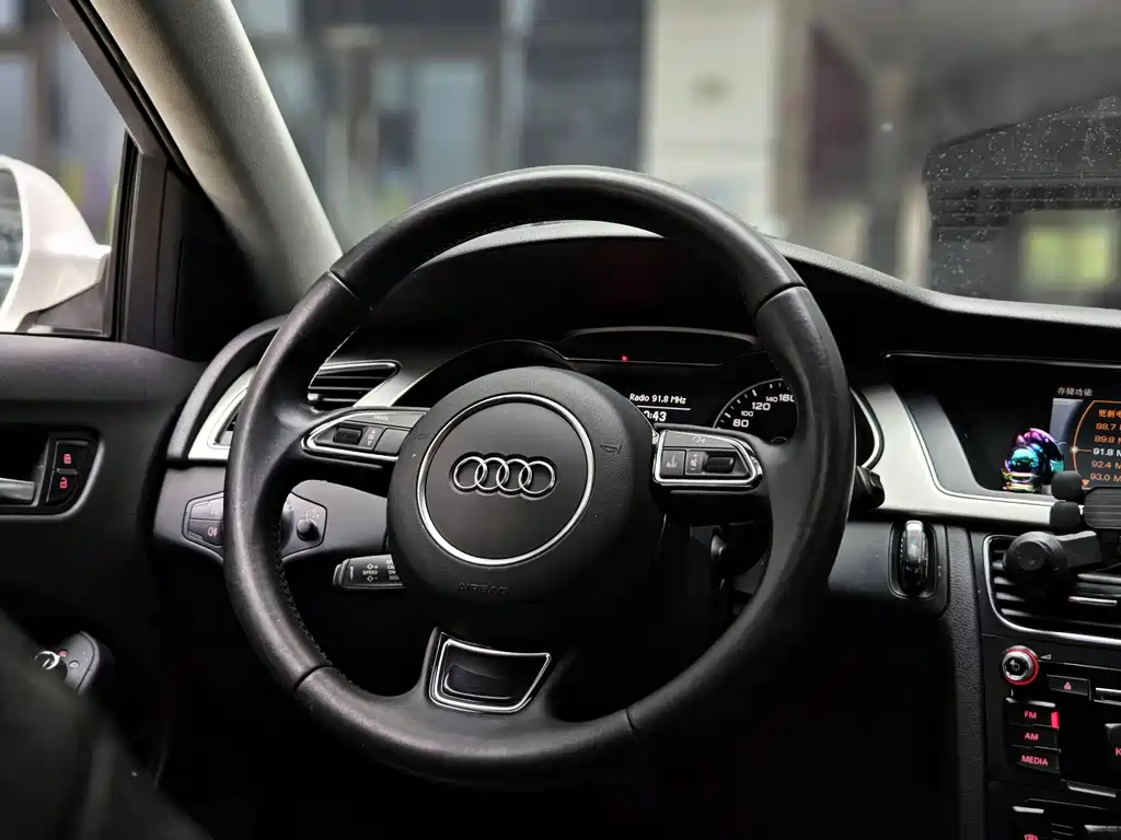 Audi A4L 2012 — фото 12