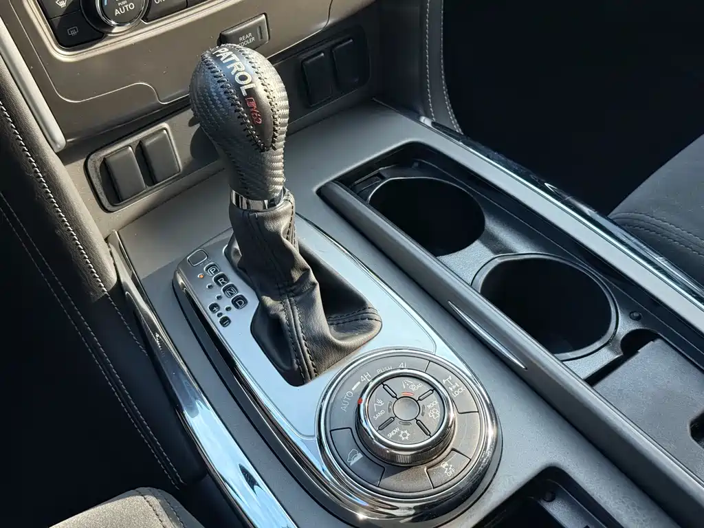 Nissan Patrol 2018 — фото 10