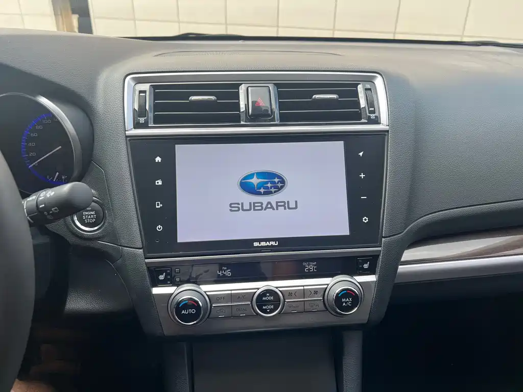 Subaru Outback 2017 — фото 19