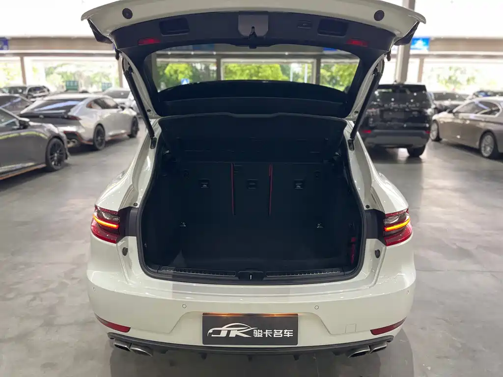 Porsche Macan 2016 — фото 20