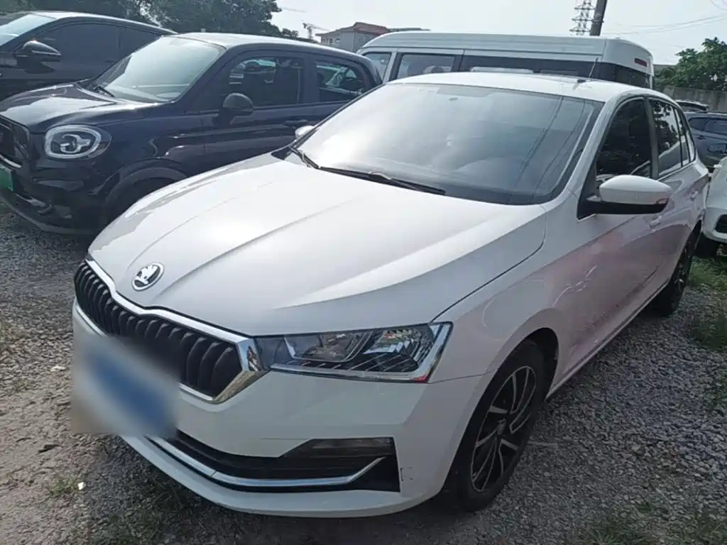 Skoda Rapid Spaceback 2020 — фото 2