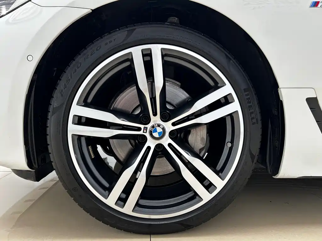 BMW 6 Series GT 2023 — фото 24