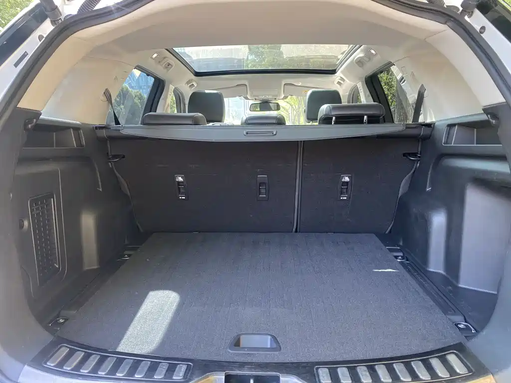 Land Rover Discovery Sport 2017 — фото 14