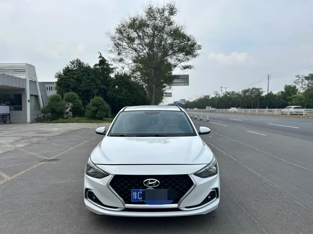 Hyundai Elantra 2019 — фото 8