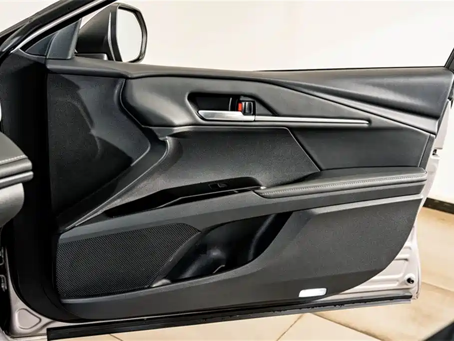 Toyota Camry 2025 — фото 16