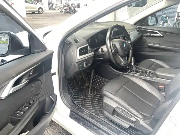 BMW 1 Series 2019
