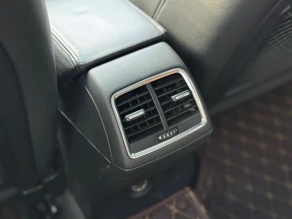 Audi Q3 2017 — фото 17