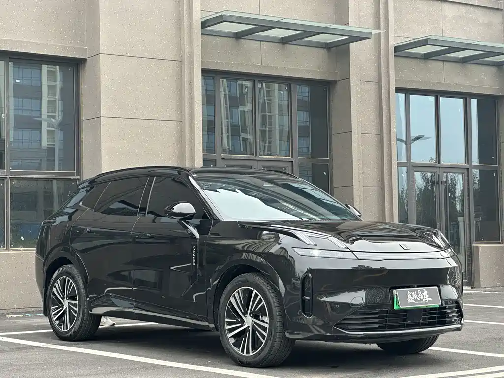 Lynk & Co 08 EM-P 2024