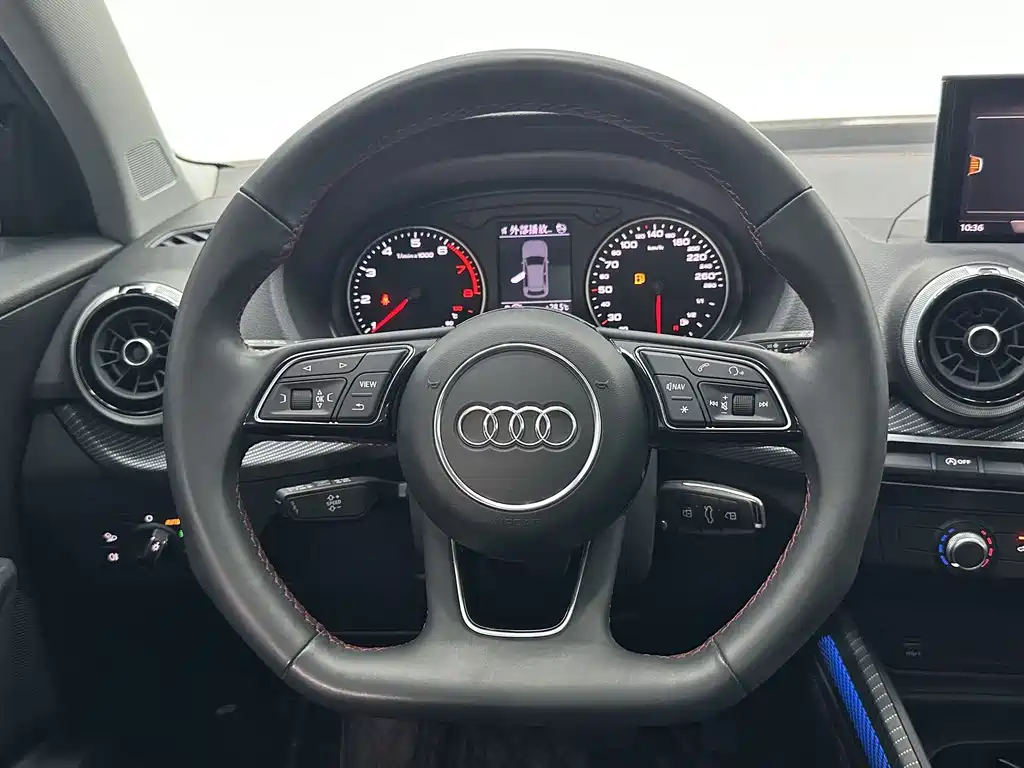 Audi Q2L 2023 — фото 11
