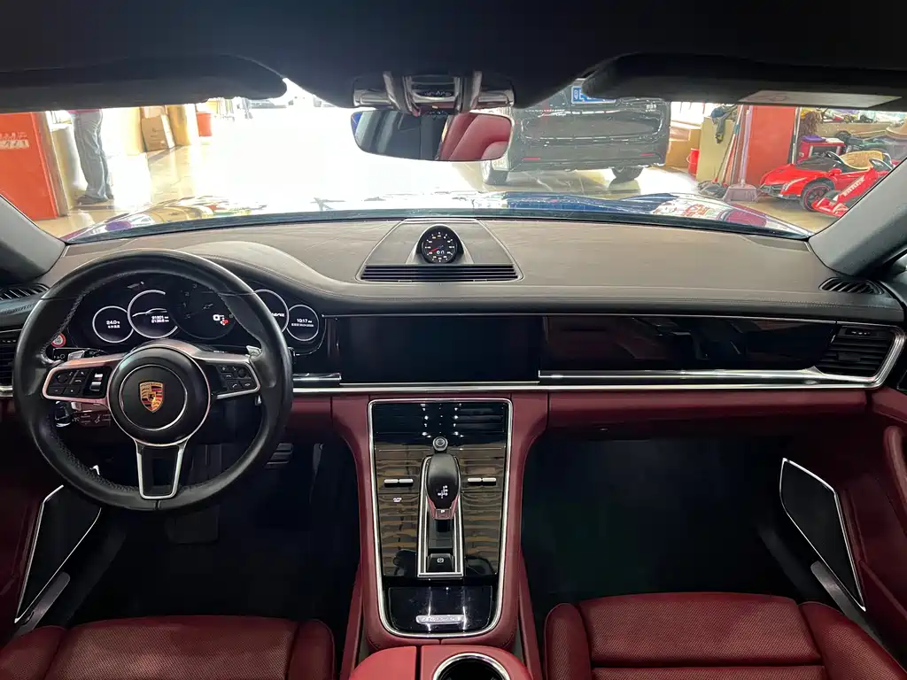 Porsche Panamera 2019 — фото 10