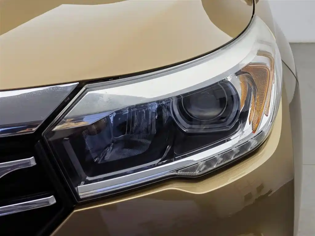 GAC Motor Trumpchi GS4 2015 — фото 7