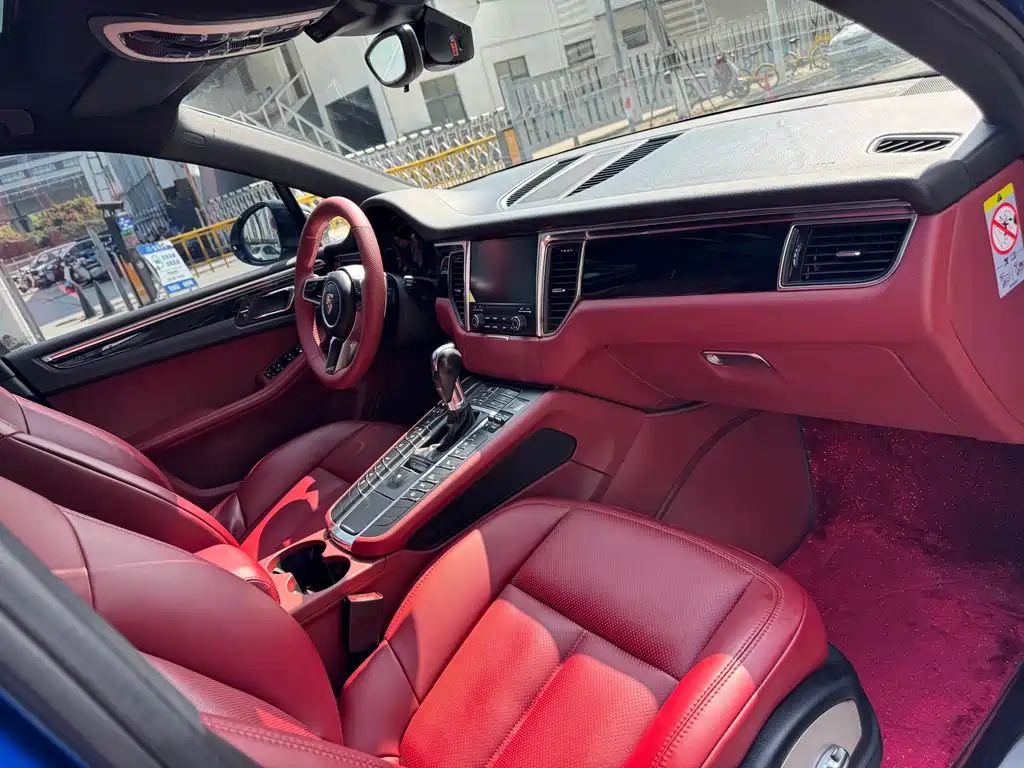 Porsche Macan 2017 — фото 14